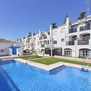 https://casa-lena-town-house-with-private-garden-near-the-beach.hotelsinnerja.org